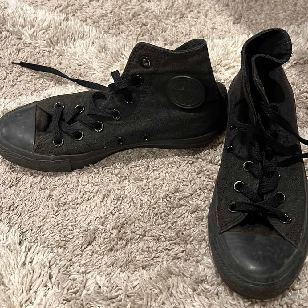 Converse Chuck Taylor All Star High Sneaker- Black Size 6